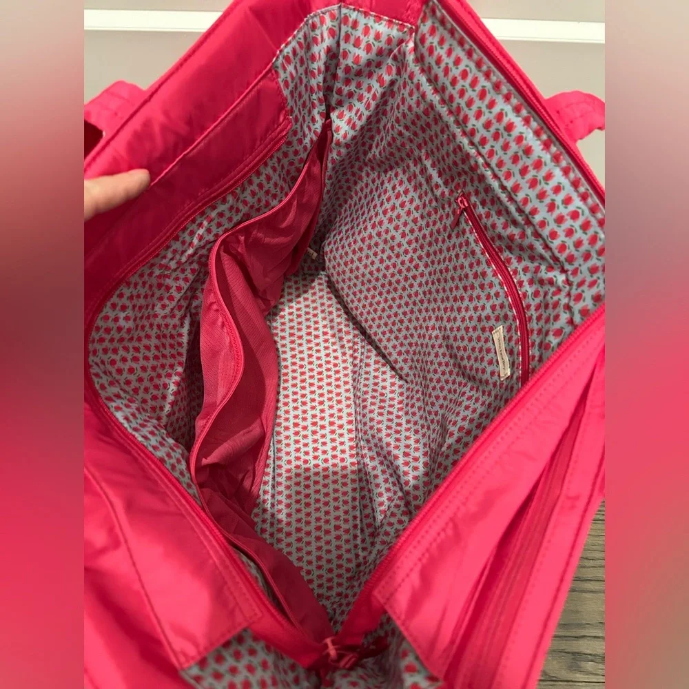 Vera Bradley Ultralight Travel Tote NWT - Picture 5 of 10